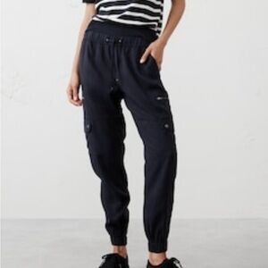 NWT Banana Republic Casual Black Jogger Cargo Pants